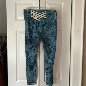 Fabletics boost 7/8 leggings & sports bra